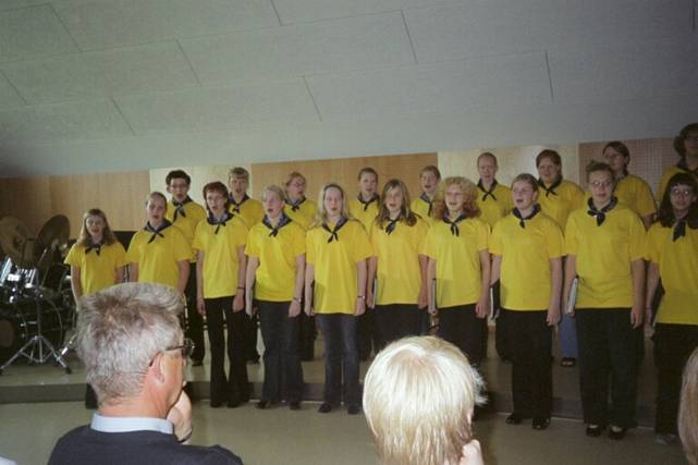 Itävalta, koulukonsertti Strasswalchen nimisessä kylässä.